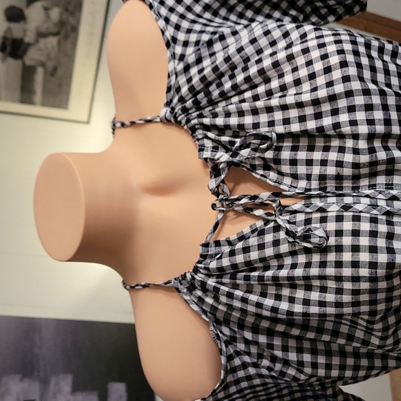 Velvet by Graham & Spencer Gingham cold shoulder - Picture 2 of 15